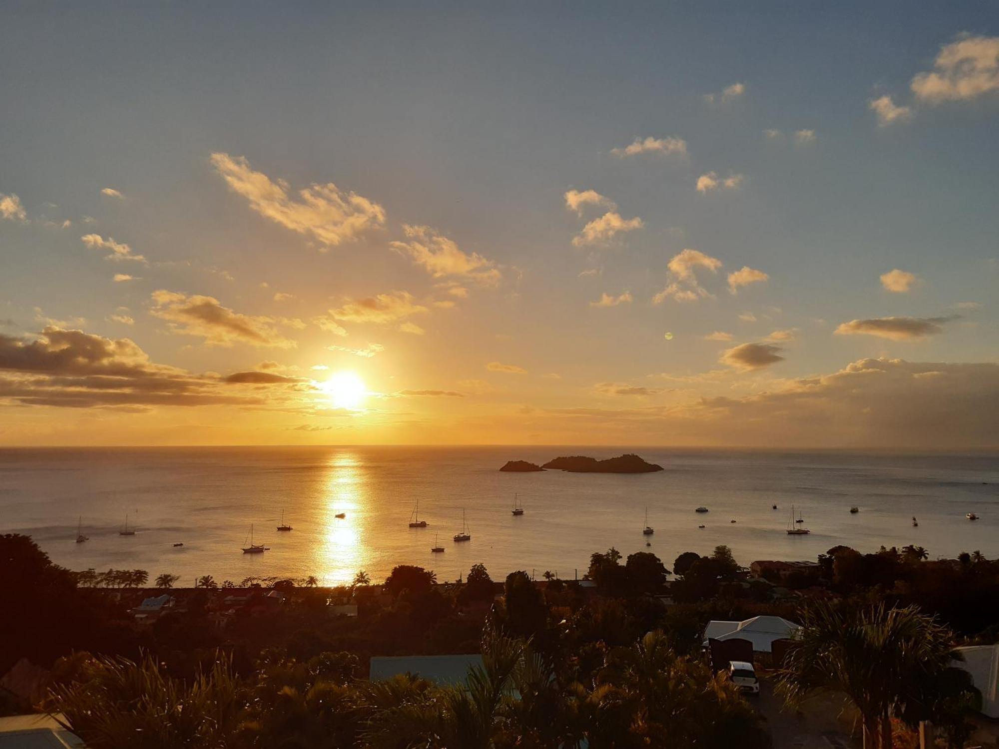 Logements Vue Mer Acces Piscine En Guadeloupe บูญองต์ ภายนอก รูปภาพ