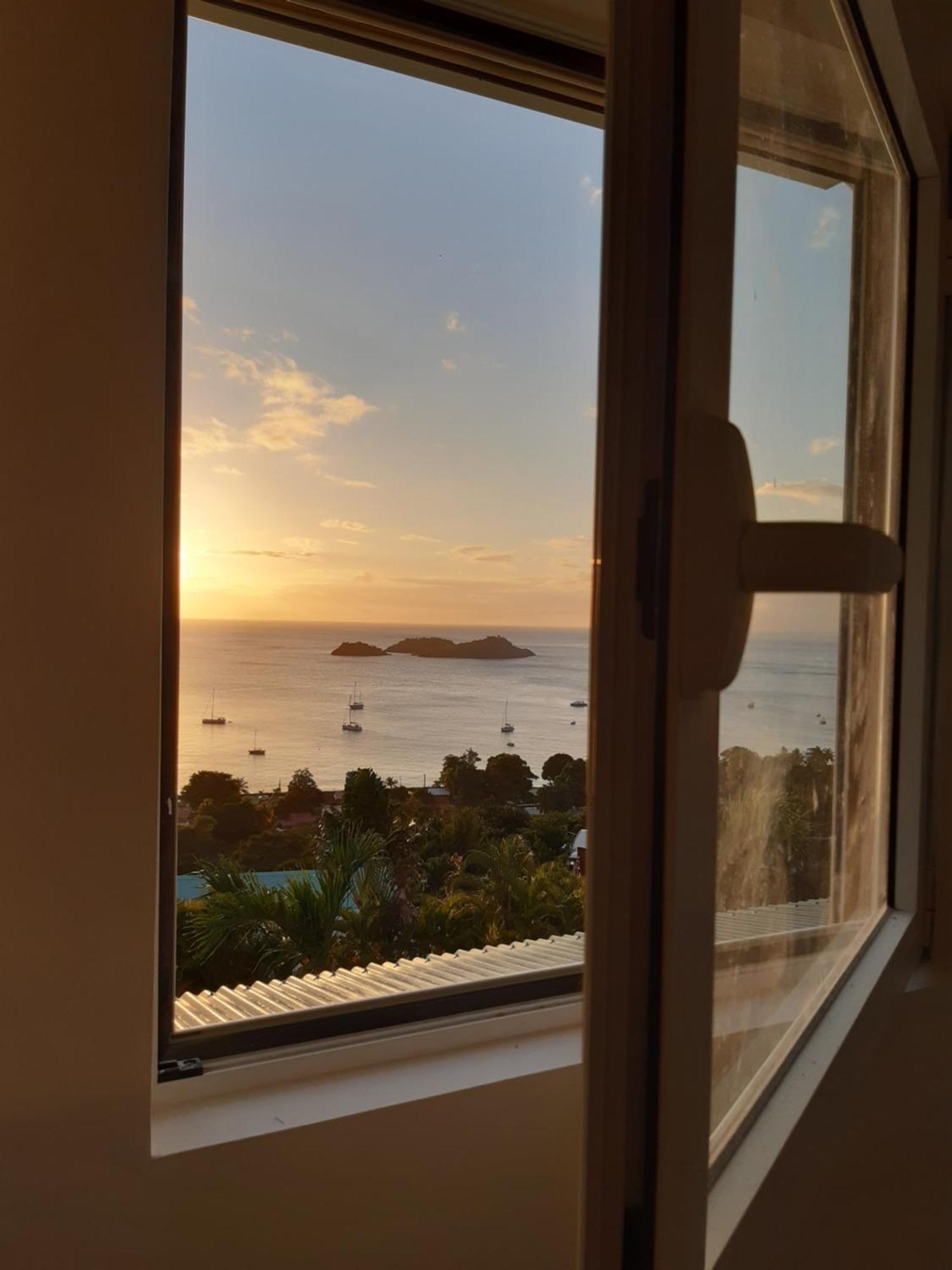 Logements Vue Mer Acces Piscine En Guadeloupe บูญองต์ ภายนอก รูปภาพ