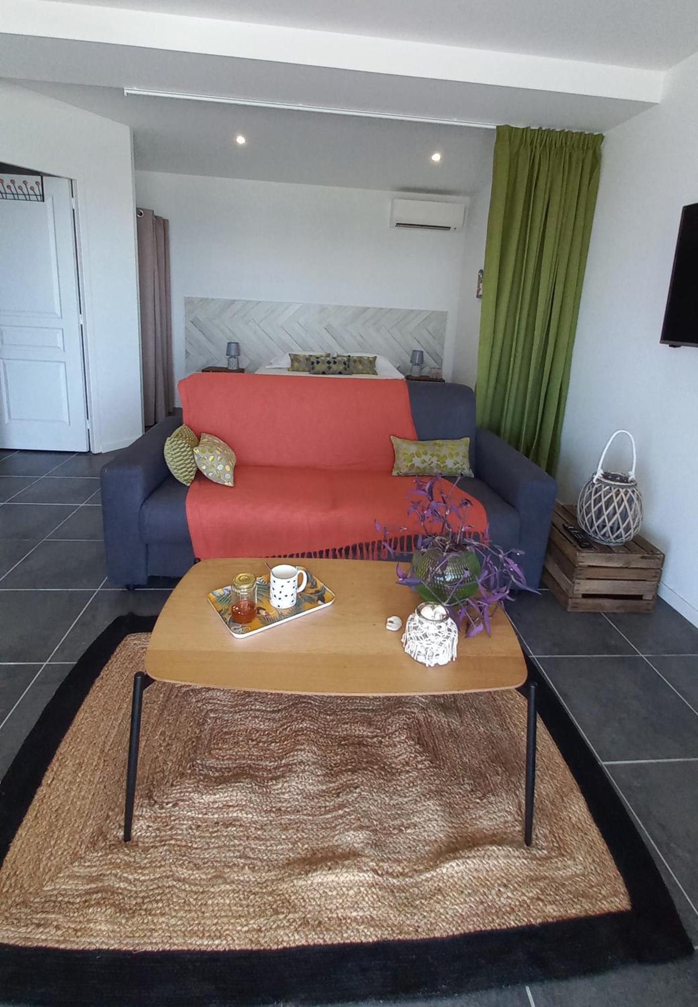 Logements Vue Mer Acces Piscine En Guadeloupe บูญองต์ ภายนอก รูปภาพ